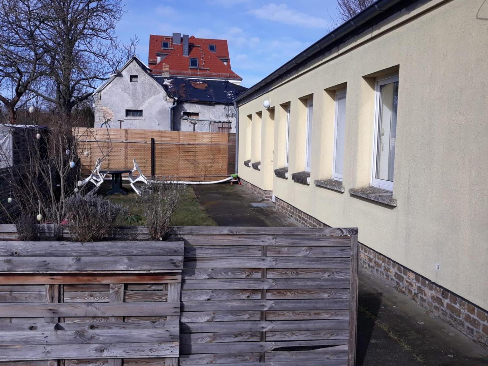 Am Bahnhof Apartment *